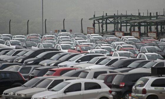Carros em Montadoras