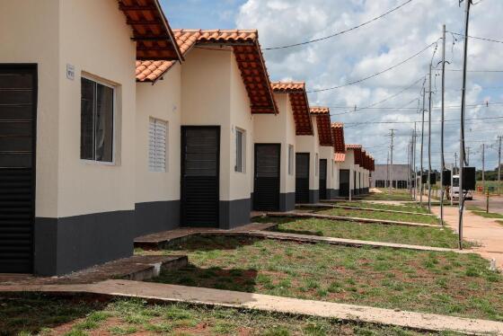 Governador e a primeira-dama entregam 50 casas do programa SER Família Habitação no bairro Clarindo Roque, em Novo São Joaquim (imagem ilustrativa)