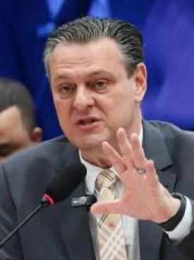 Selic a 15% é inadmissível, diz Carlos Fávaro