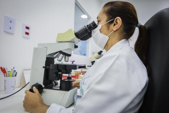 O Lacen é composto por uma equipe de 144 profissionais preparados para atender todos os municípios mato-grossenses
