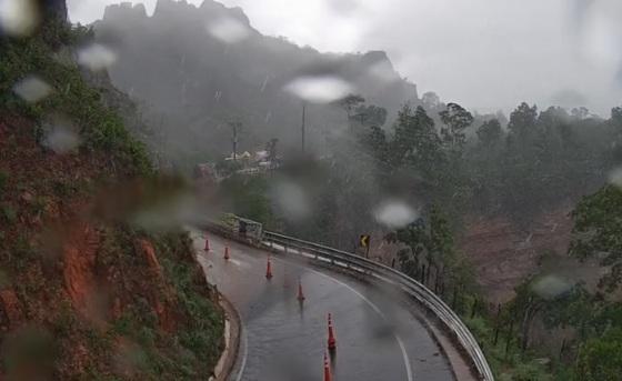 portao do inferno chuva