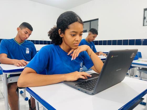 Após a proibição do uso de celular, os estudantes estão com mais interesse nas plataformas digitais disponibilizada pelo Governo de Mato Grosso