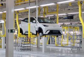 BYD inaugura fábrica na Bahia em meio ao avanço da montadora no mercado de carros elétricos